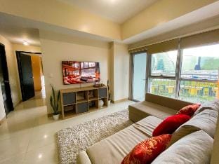 Exquisite 2BR Corner Suite | Sunset, Okada View Vacation rental in Pasay