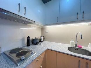 Luxury 1BR across Okada, Solaire Vacation rental in Pasay