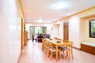 Rustic Tagaytay Home: Billiards, KTV, & Courtyard Vacation rental in Tagaytay