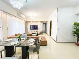 Ultimate Luxury 5BR near Okada Manila II 16pax Vacation rental in Pasay