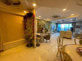 Stunning 4BR with Sunset View near Dolomite Beach Vacation rental in Manila City