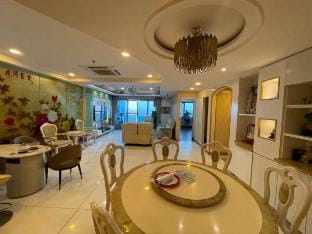 Stunning 4BR with Sunset View near Dolomite Beach Vacation rental in Manila City
