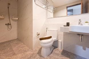 Modern 1BR The Smith Alam Sutera Apt By Travelio Apartment in West Java