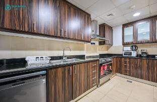 Elegant 3BR Apt with Panoramic Marina Views in JBR Vacation rental in Dubai