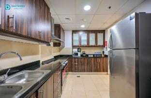 Elegant 3BR Apt with Panoramic Marina Views in JBR Vacation rental in Dubai