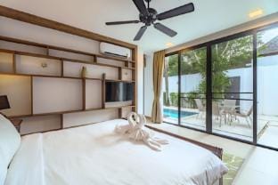 Wings Elegant 2BR Villa  , Bang Tao Beach Villa in Choeng Thale
