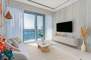Luxury | Near Downtown & Beach | Pool + Gym | NEW Vacation rental in Dubai