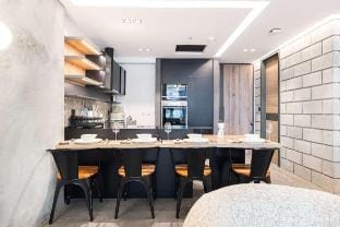 1-Bedroom Apartment with Greenery & City Views Vacation rental in Dubai