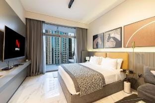 Studio with City Views & Modern Amenities in MAG Vacation rental in Dubai