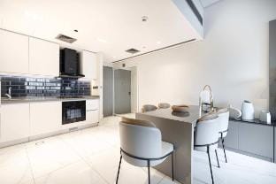 Stylish 2-Bed Urban Retreat, Business Bay Vacation rental in Dubai