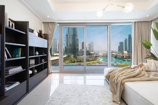 Burj Khalifa & Fountain View | Dubai Mall |2600Sqf Vacation rental in Dubai