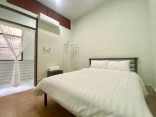 Hanis Home Vacation rental in Thailand