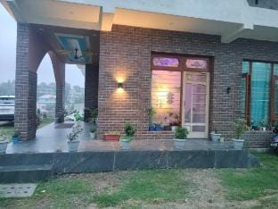 Mountain Breeze Homestay Ghuggar Vacation rental in Punjab, India