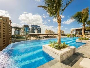 SettlerHomes | Elegant Palm Tower Stay | Sea View Apartment in Dubai