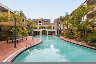 BDR + Sauna + Pool + Gym + Parking Apartment in Wellington Square (Moort-ak Waadiny)