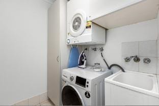 Stunning 1BDR Paradise - Gym/Pool Apartment in Perth