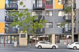 Stunning 1BDR Paradise - Gym/Pool Apartment in Perth