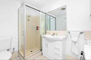Modern 2BR | Pool, Gym, Parking Apartment in Perth