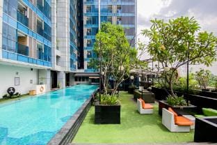 Modern Urban Studio Tamansari The Hive By Travelio Apartment in Jakarta