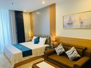 ICON40 apartment with sea view, Ha Long bay Vacation rental in Laos