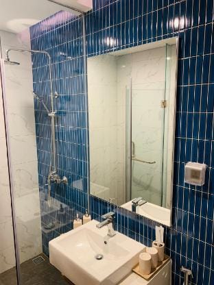 ICON40 apartment with sea view, Ha Long bay Vacation rental in Laos