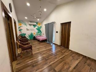 Manasara | 2BR Private Pool Cottage by Homeyhuts Farm Stay in Hyderabad