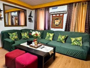 202 | Taguig 2BR Home Near BGC/NAIA | Up to 10 Pax Vacation rental in Taguig