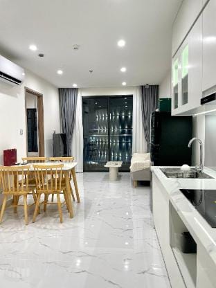 PHAT HOUSE 2PN view trực diện Vincom Mega Mall Apartment in Ho Chi Minh City