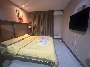 Quiet clean department Room 1217 Vacation rental in Makati