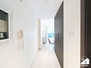 Gorgeous Studio with balcony | Business Bay Vacation rental in Dubai