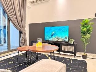 R&F Phase 2 Stylish 2BR Warm cocoon 2402 Vacation rental in Johor Bahru