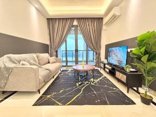R&F Phase 2 Stylish 2BR Warm cocoon 2402 Vacation rental in Johor Bahru