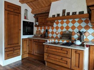 Cozy Chalet w/Fireplace, Terrace & BBQ Near Geneva Vacation rental in Gex