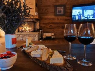 Cozy Chalet w/Fireplace, Terrace & BBQ Near Geneva Vacation rental in Gex