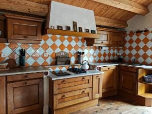Cozy Chalet w/Fireplace, Terrace & BBQ Near Geneva Vacation rental in Gex