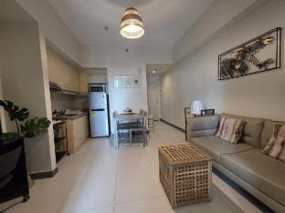 Charming 1 BR KL Tower Makati Vacation rental in Pasay