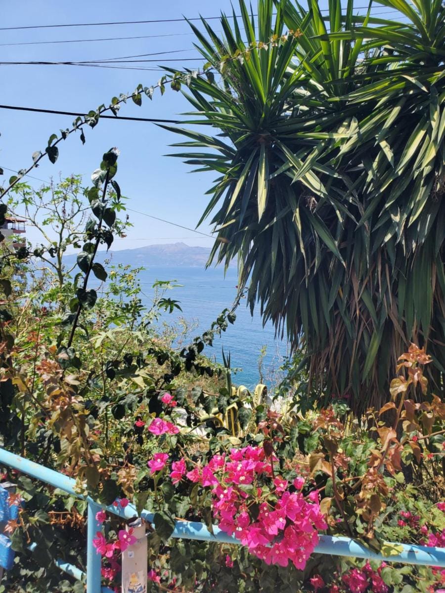stay saranda - steps from the beach Apartment in Sarandë