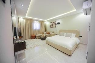 Elegant, spacious studio in a central location. Vacation rental in Riyadh
