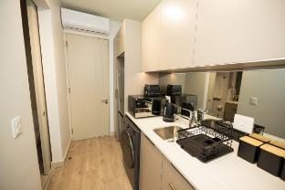Luxury Studio at One Rosebank with Free parking Vacation rental in Johannesburg