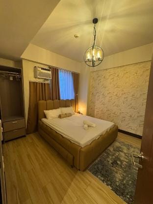 Modern  Spacious 2BR 68 sqm Condo in Manhattan Heights Pool View Apartment in Pasig