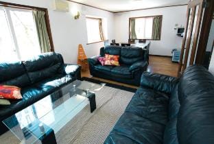 Spacious villa housing 12 guests Vacation rental in Hakuba