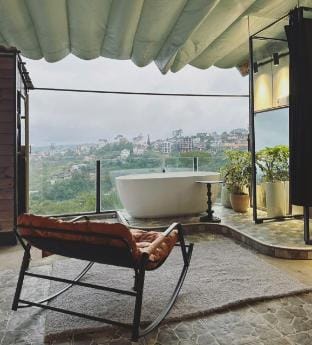 The Sky room w private bathtup Vacation rental in Dalat