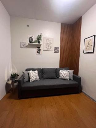 Urban Sleek stay fronting the US Embassy Apartment in Manila City