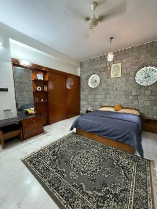 Quite & cozy 1RK + Lounge room w/ work space, terrace, fast wifi Vacation rental in Bengaluru