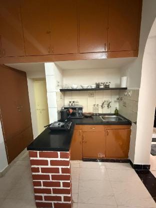 Cozy 1BHK - WFH ready with terrace in Indiranagar Vacation rental in Bengaluru