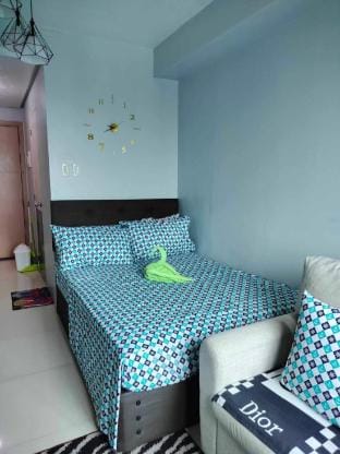 Cozy Studio Unit in Quezon City with Private Pool and City Views Apartment in Quezon City