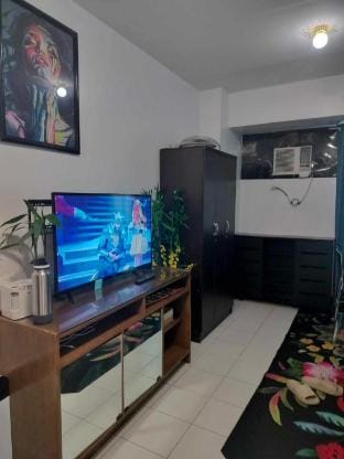 Modern Condo in Quezon City with Private Pool and City Views Apartment in Quezon City