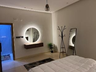 Apartment with a spacious courtyard and bedroom Vacation rental in Saudi Arabia