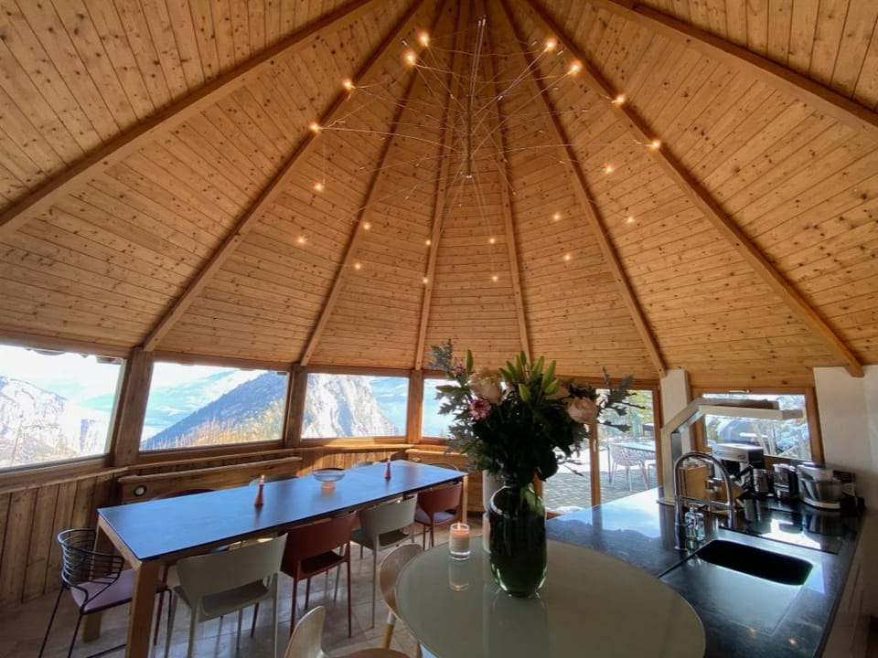 Chalet 4 Saisons Hotel in Canton of Vaud