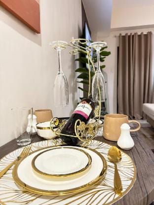 Cozy 1BR in Zef | Near Anjo World | Wifi + Pool Apartment in Central Visayas